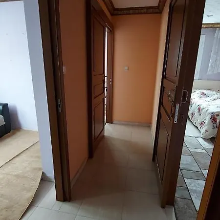Apartment Merkezi Konumda 4+1 Ev *
